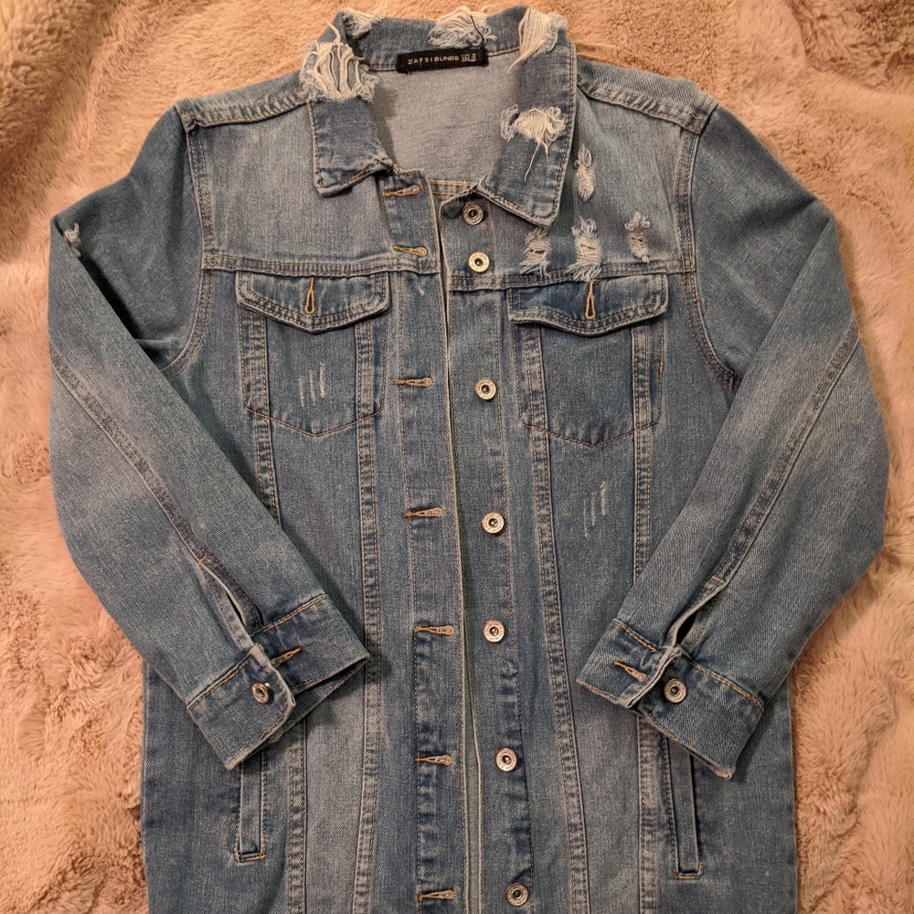 LiKE NEW ☆ Boutique Distressed Denim Jacket